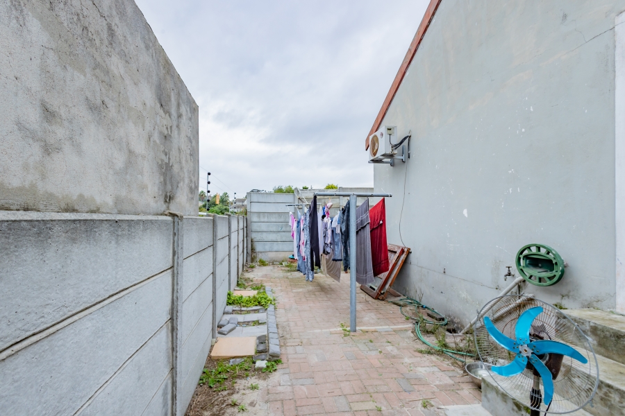 3 Bedroom Property for Sale in Protea Village Western Cape